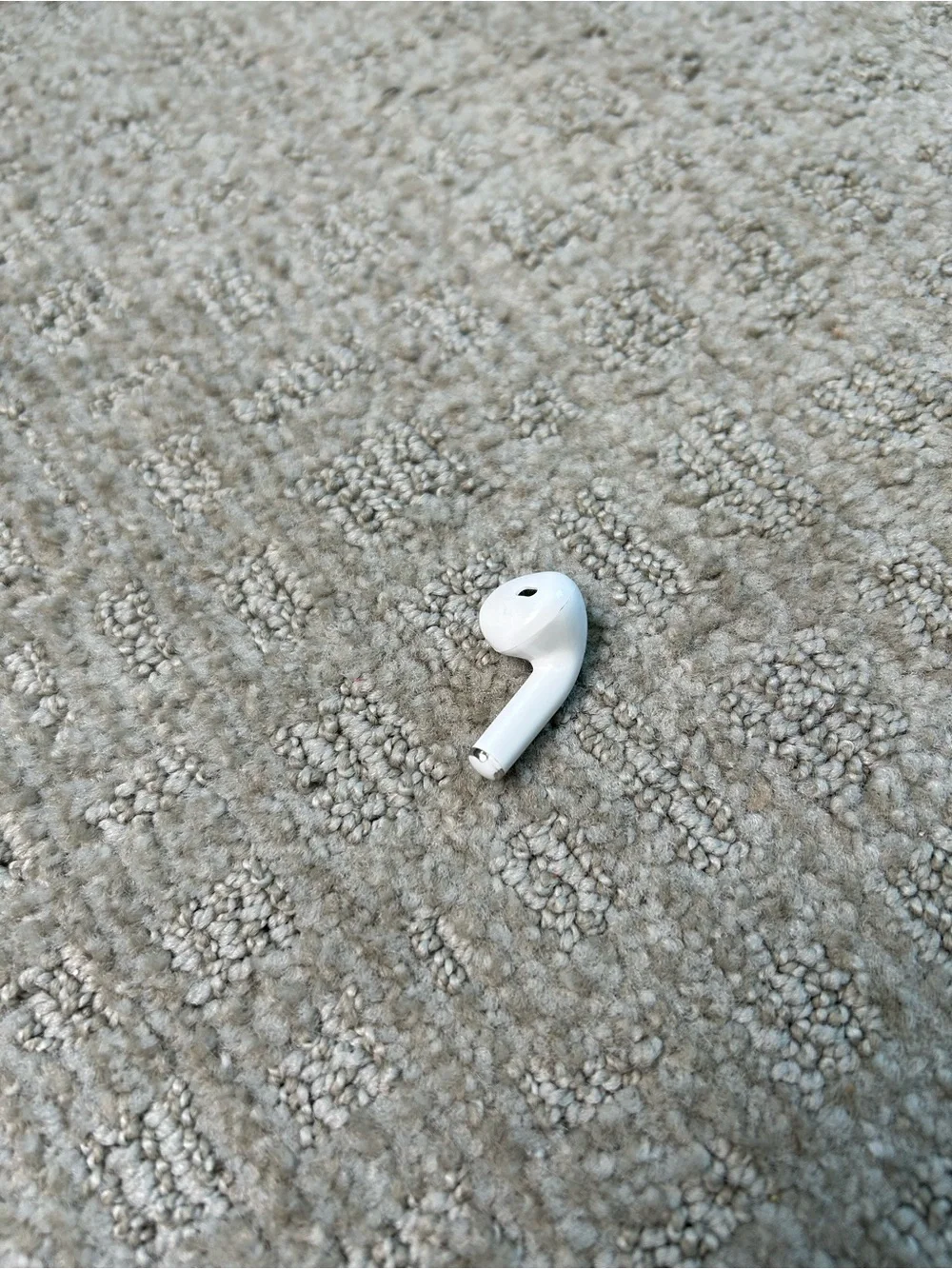 New Apple Airpods 3rd Generation RIGHT SIDE ONLY for Replacement - A2565
